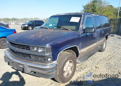 1994 Chevrolet Suburban K1500 из США, поврежденный, VIN 1GNFK16K9RJ445175